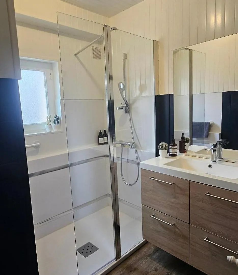 La Maison De Pecheur Typique Au Guilvinec - A 100 M De La Mer - Tout A Pied, Plage, Port, Commerces- Wifi Inclus - Linge De Lit Inclus - Jardin Clos - En Option , Menage Et Serviettes 0*,  프랑스